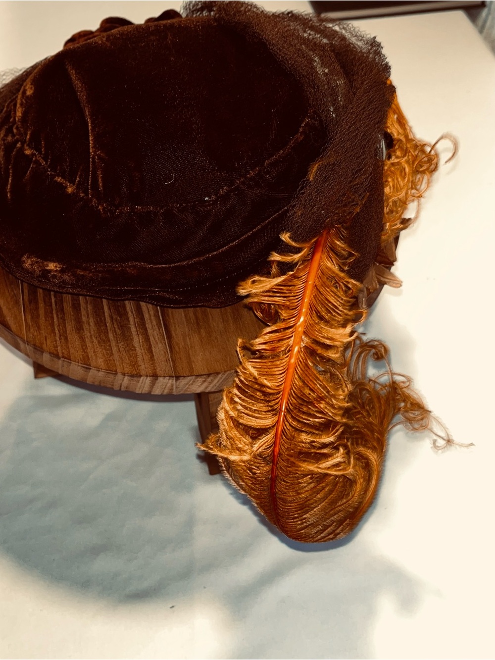 Vintage 1940s 1950s Woodmere New York Brown Velvet Feather Veil Cocktail Hat
